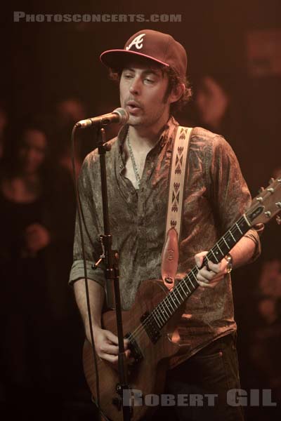 BLACK LIPS - 2009-11-06 - PARIS - La Cigale - Ian Brown